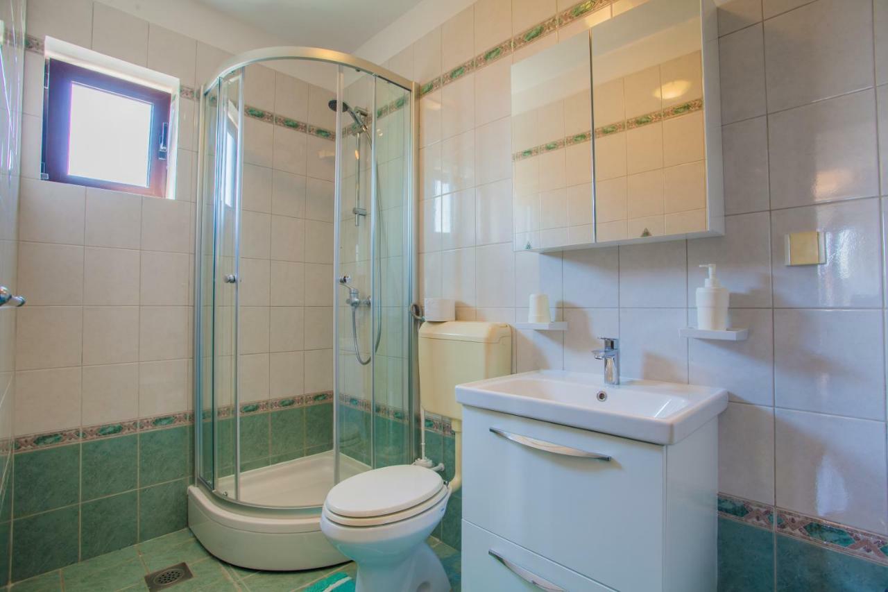 Guesthouse Maver Đảo Đảo Cres Ngoại thất bức ảnh